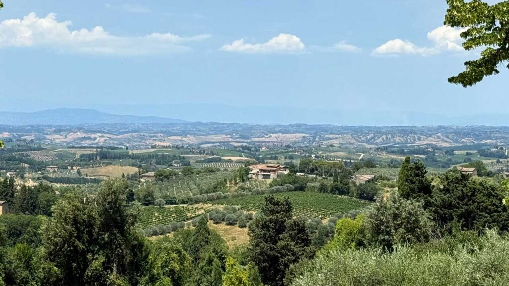 Tipikus toszkán táj, kilátás San Gimignano-ból