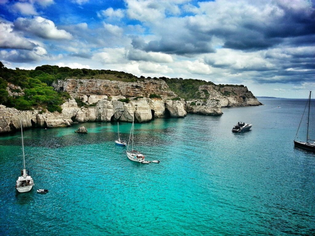 Türkizkék öböl Menorca déli partján